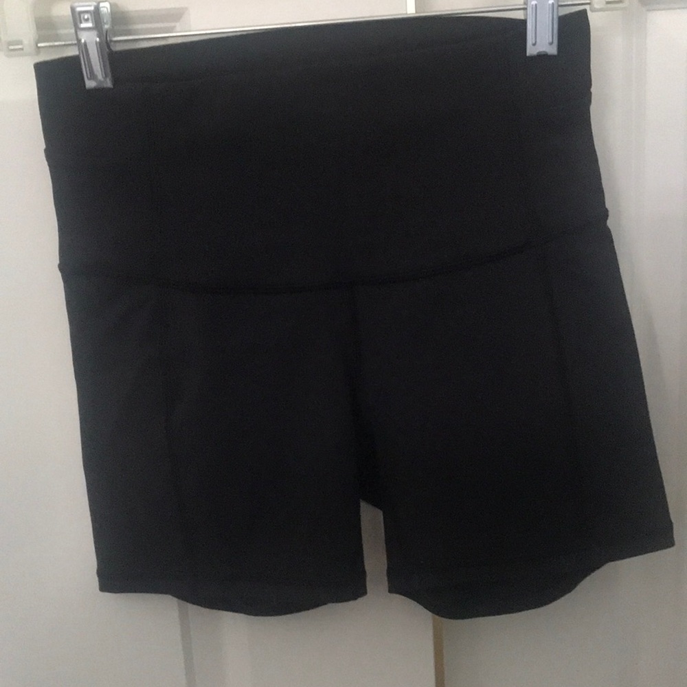 Lululemon compression short.
